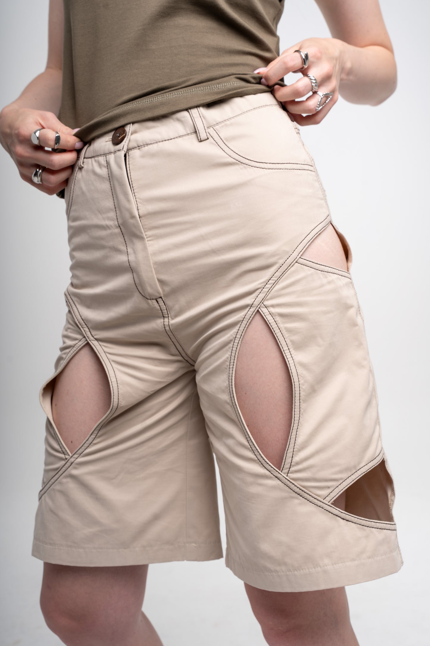 CUTOUT_WOMEN_s_SHORTS