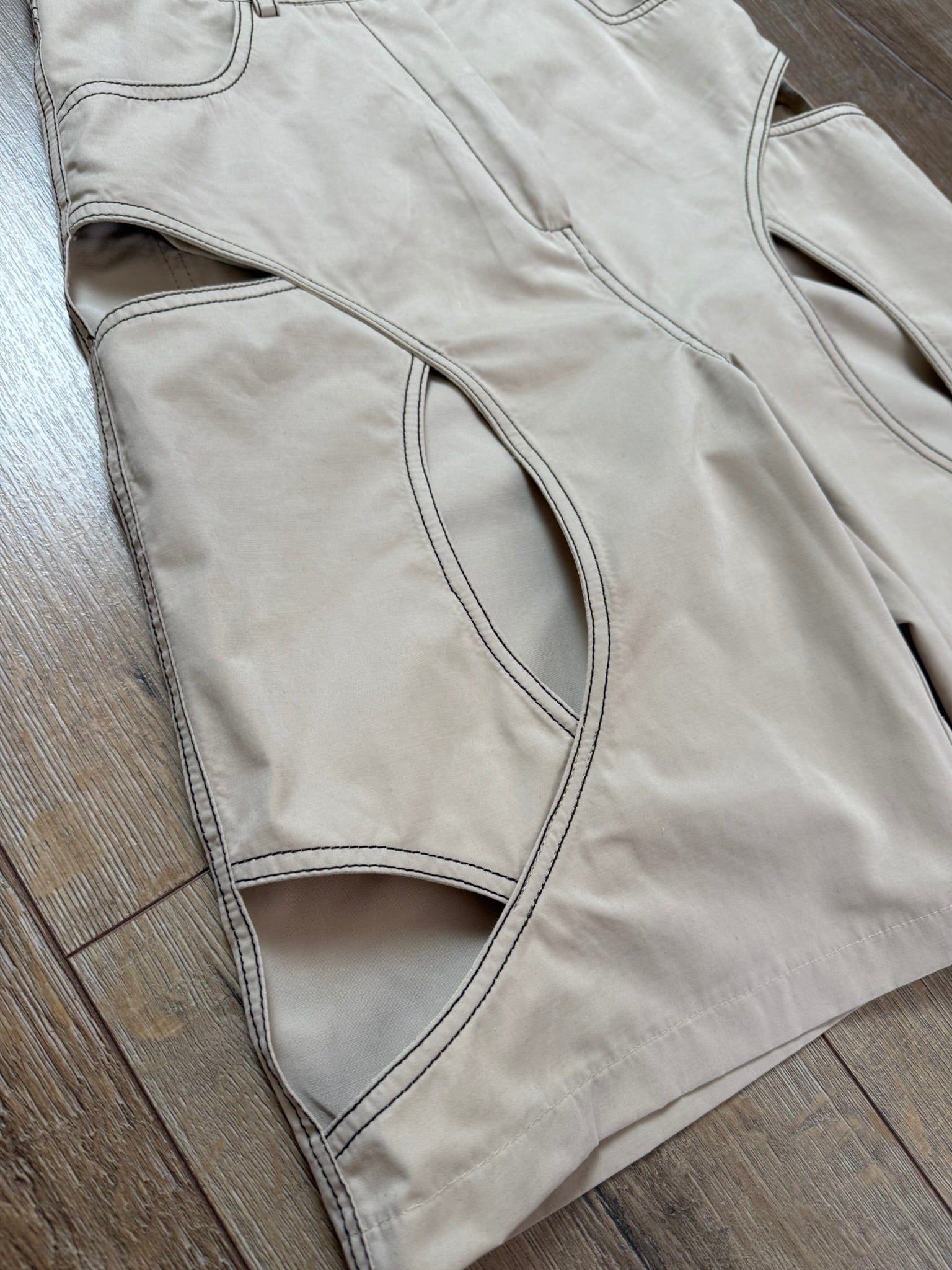 CUTOUT WOMEN's SHORTS