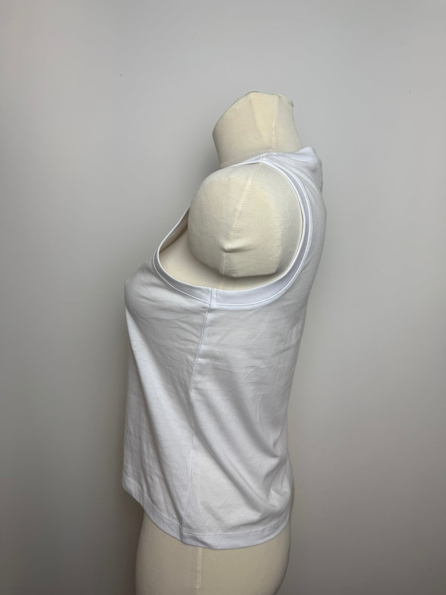 WHITE BASIC TANK TOP