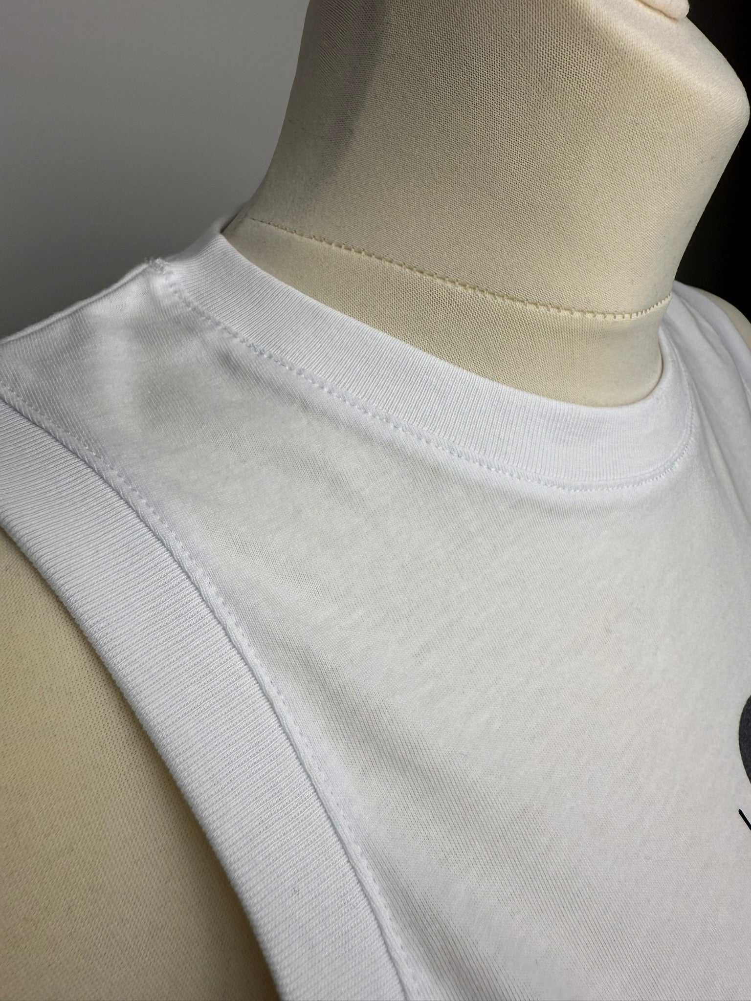 WHITE BASIC TANK TOP