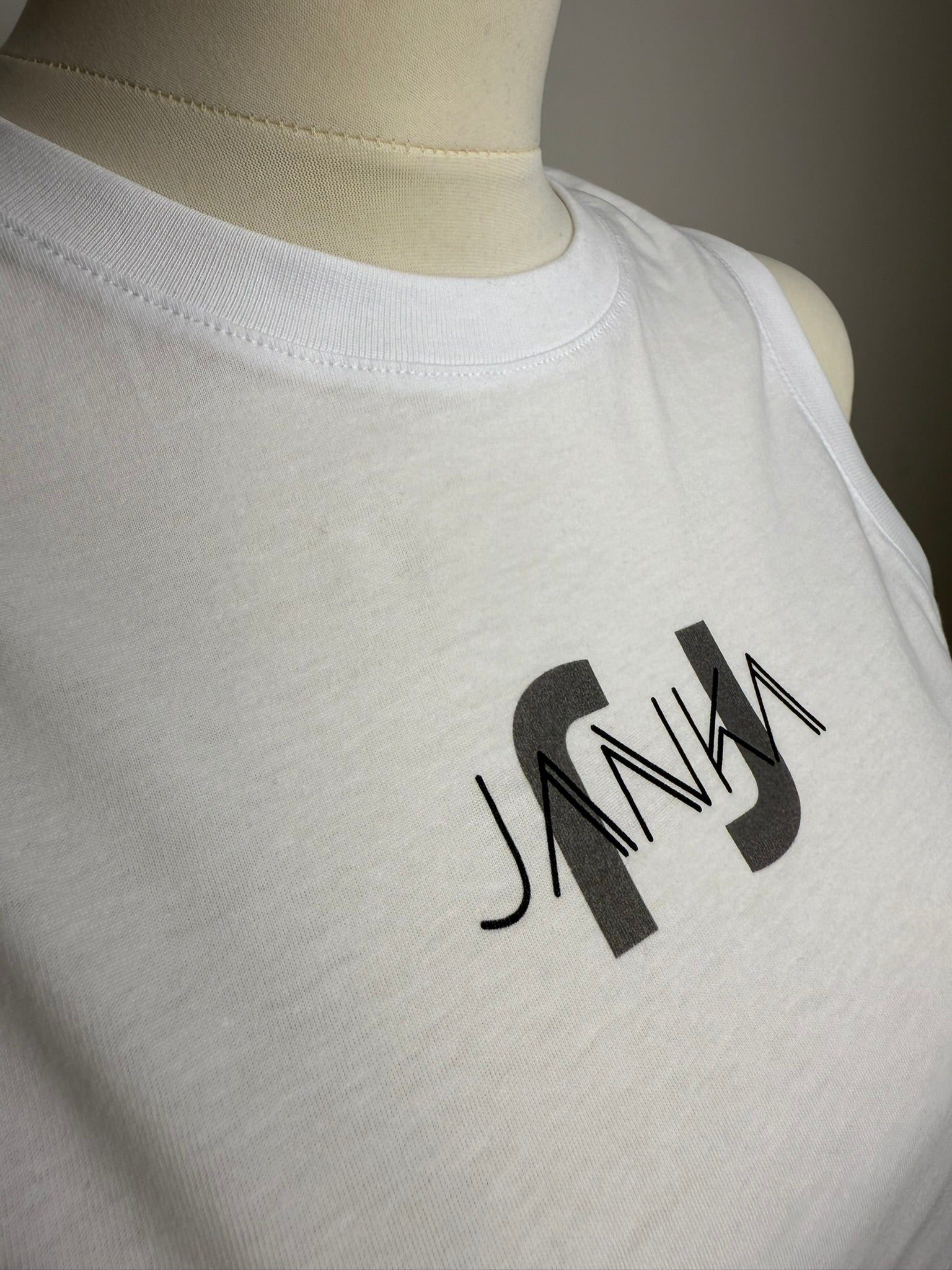 WHITE BASIC TANK TOP