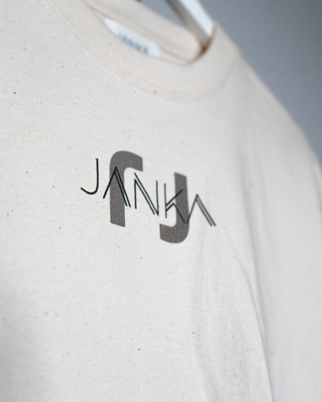 BEIGE BASIC T-SHIRT